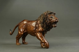 Lion agressif - vue 1